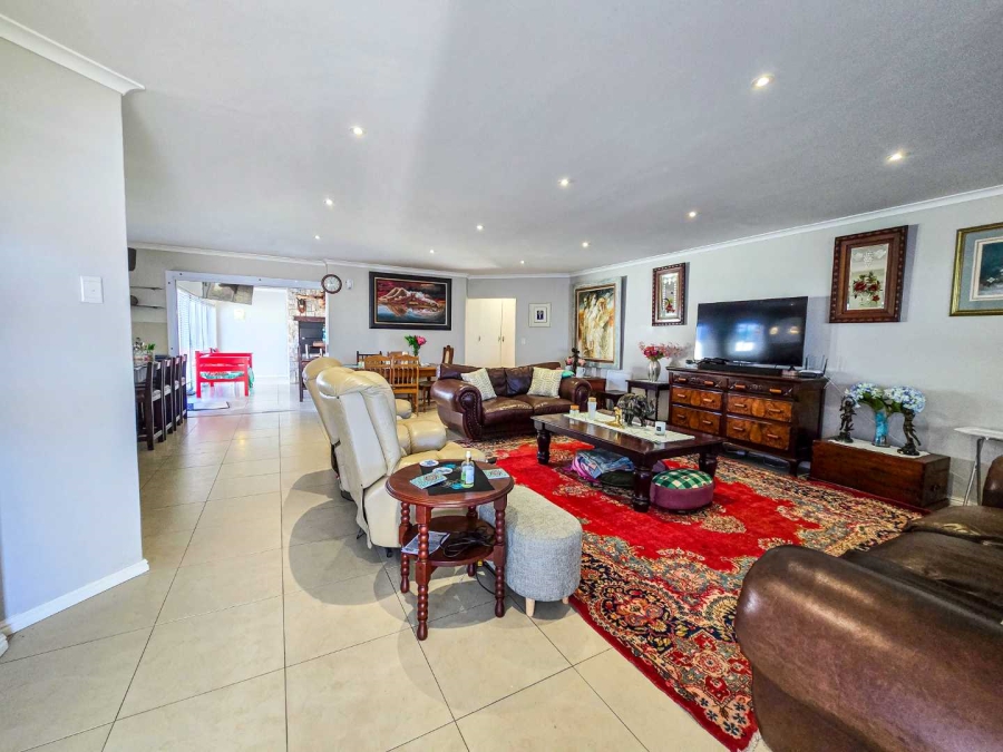 3 Bedroom Property for Sale in Stilbaai Wes Western Cape